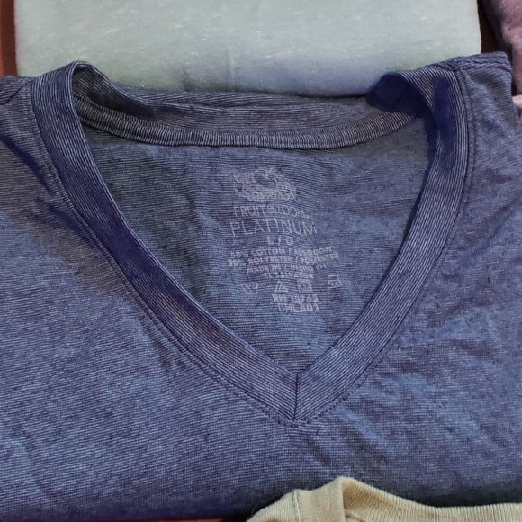 Stylish V Neck Colored tee shirts - Picture 4 of 6